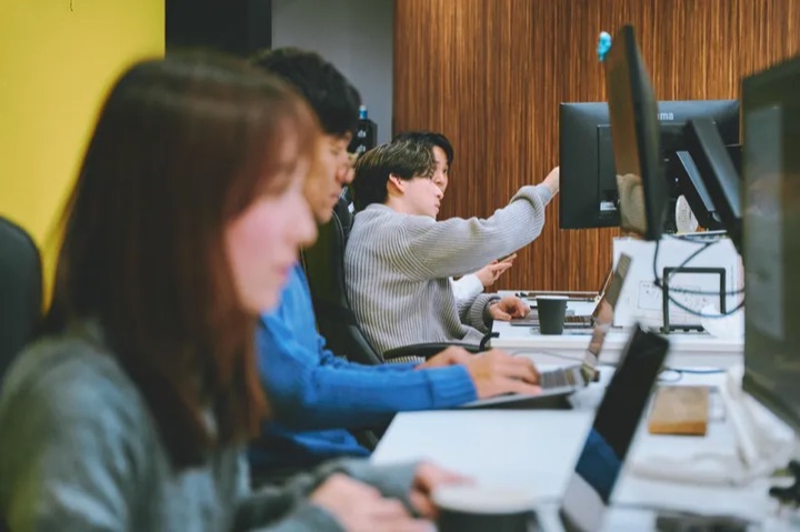 作業中の社員